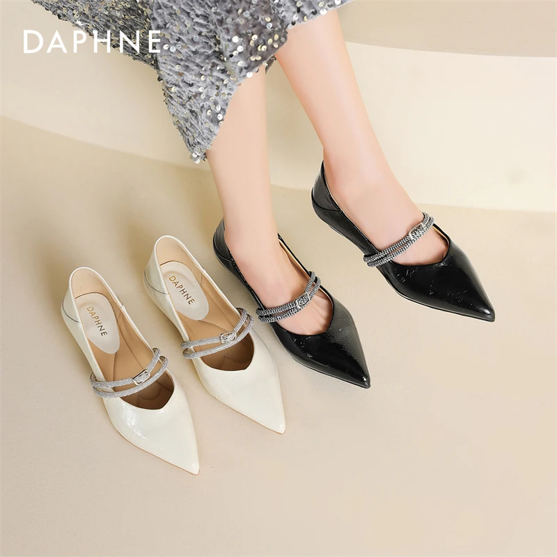 达芙妮2025女士时尚百搭简约浅口粗跟法式仙女风水钻尖头低跟单鞋
