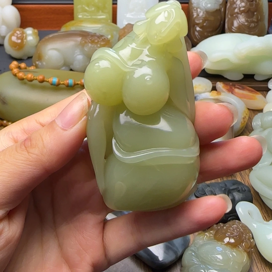 事***意未镶嵌和田玉（糖玉）挂件