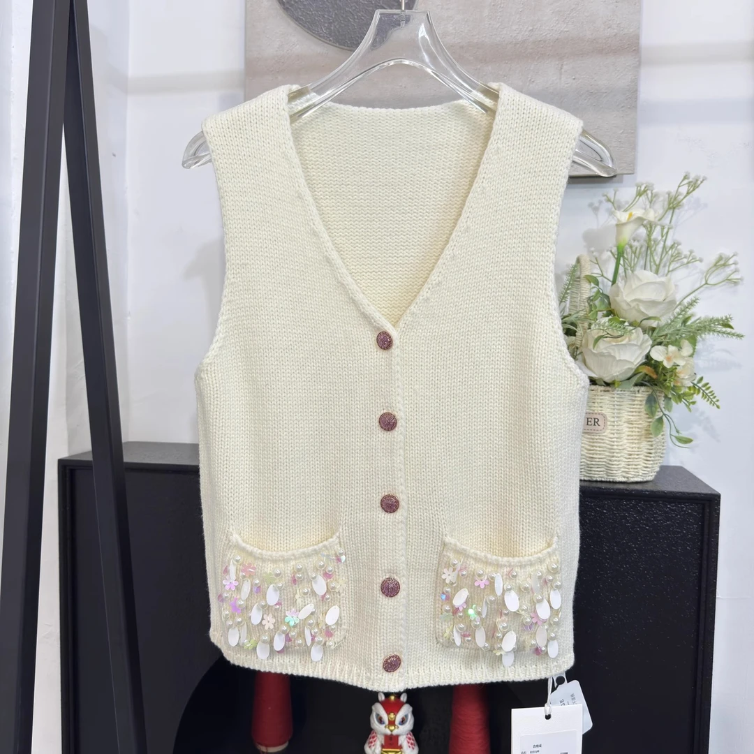 le rouge周美美 春日情书复古优雅手工钉珠口袋叠穿针织马甲上衣