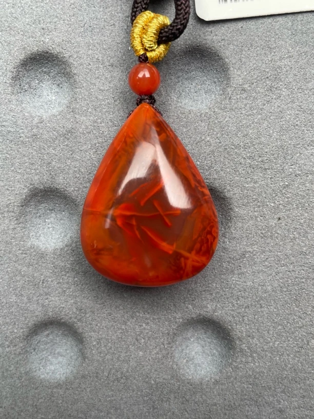 南红妖艳火焰纹精致水滴吊坠31*23*13mm