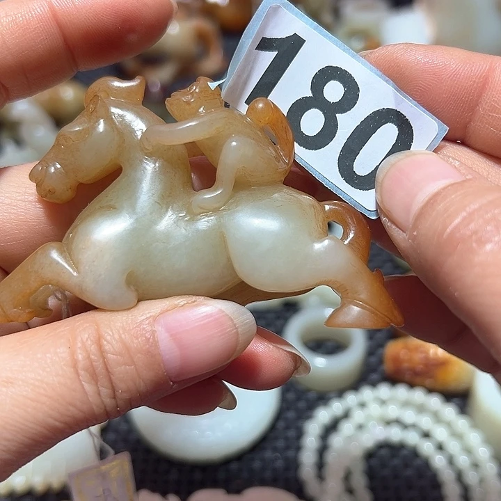 和田玉颈饰未镶嵌古**藏