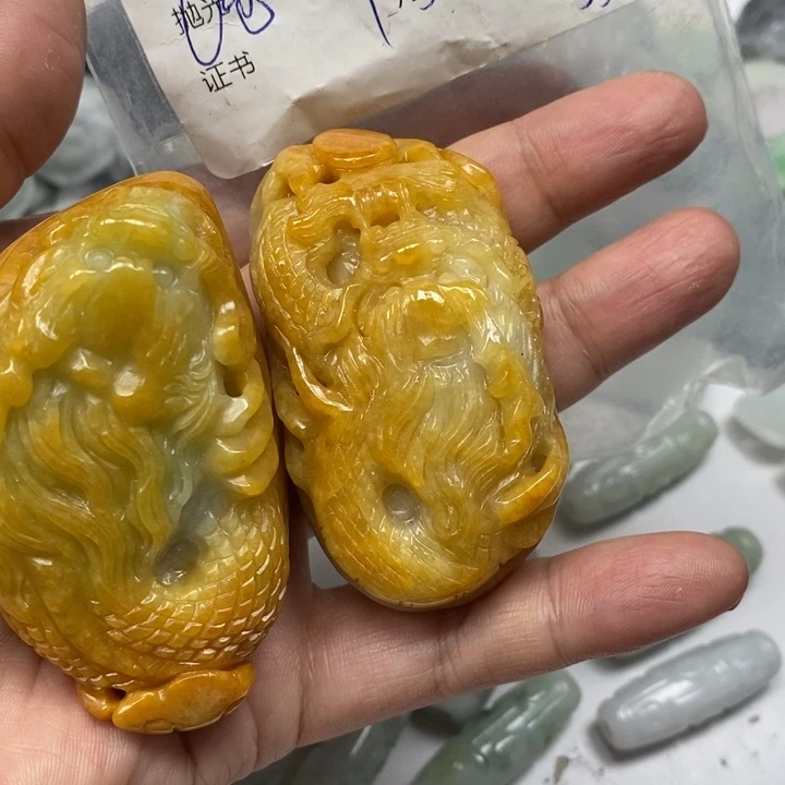 翡翠未镶嵌颈饰A****™