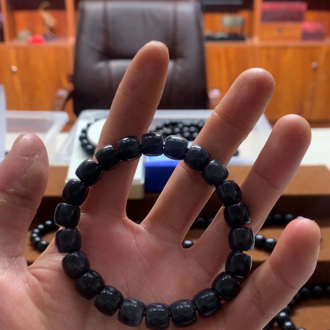 和田玉（墨玉）挂件未镶嵌