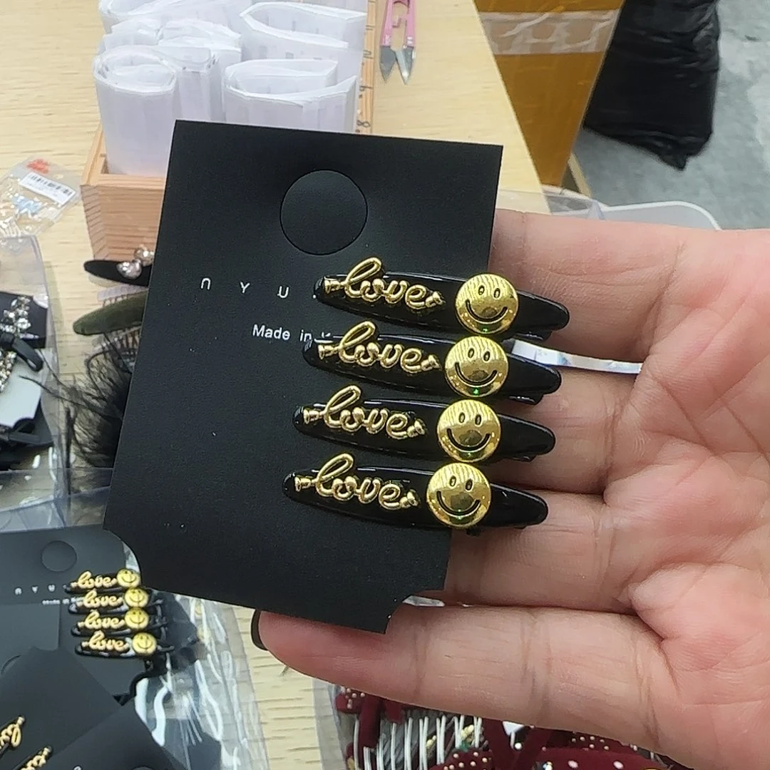 非金属笑脸一字夹