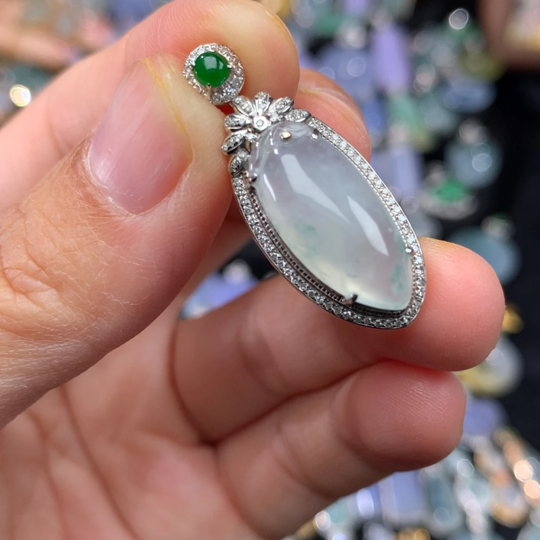 吊坠(不含链)18K金镶嵌翡翠