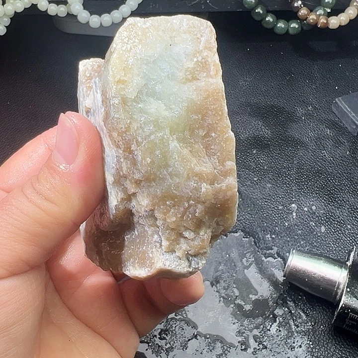 和田玉（糖玉）足银镶嵌车挂