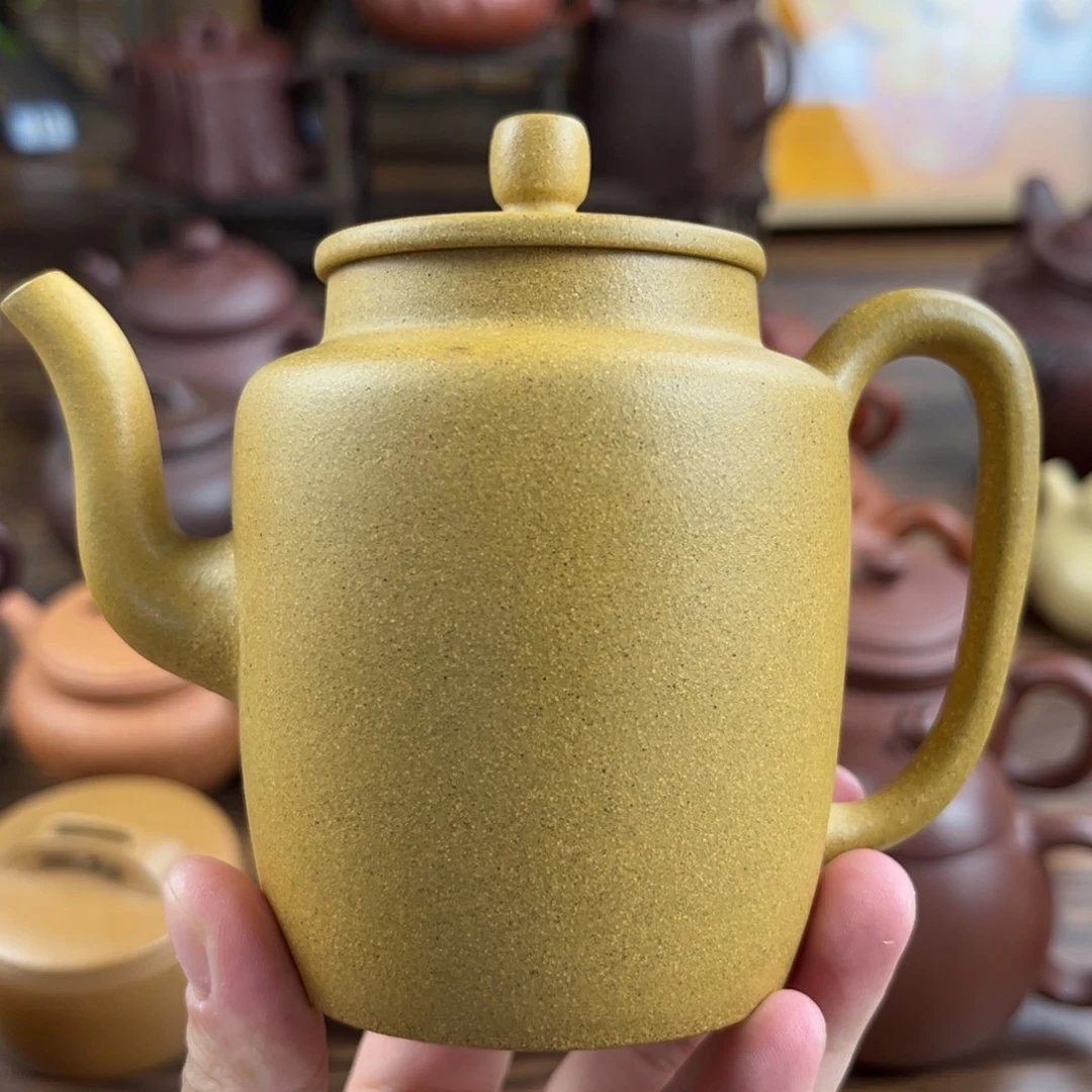 紫砂茶壶手工制作工艺精湛