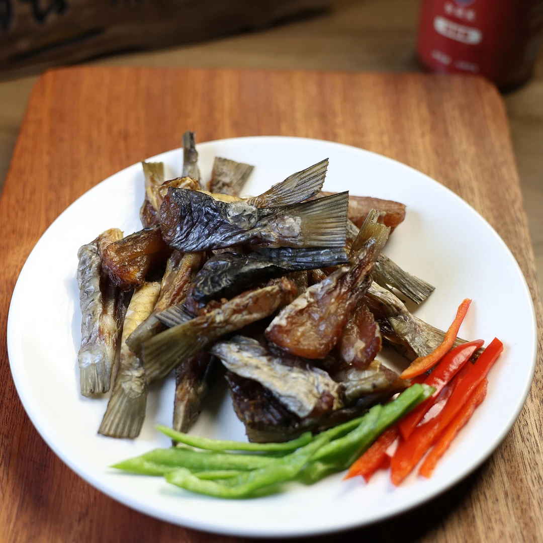 桐城特产烟熏草鱼尾