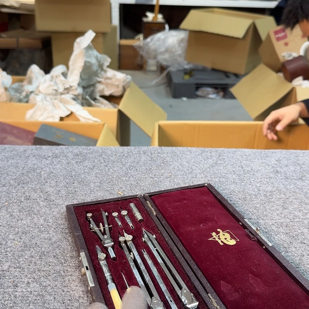 金属中古艺术工艺美术品