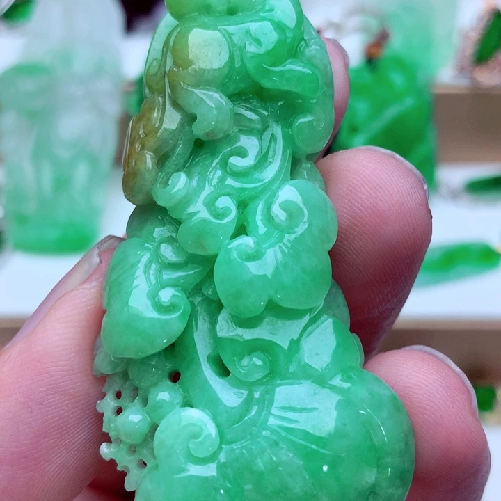 吊坠(不含链)未镶嵌翡翠