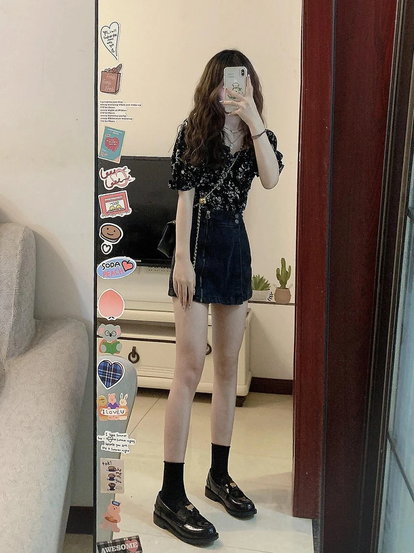 夏季盐系甜酷穿搭套装可盐可甜洋气气质减龄碎花上衣牛仔裙两件套