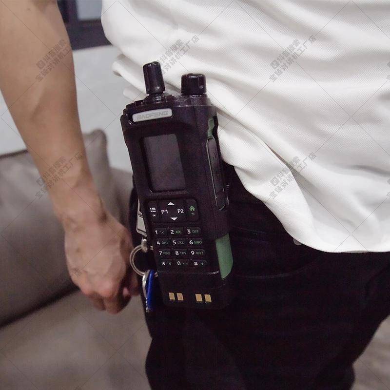 宝锋UV32/DM32对讲机专用快拔套外置背夹套