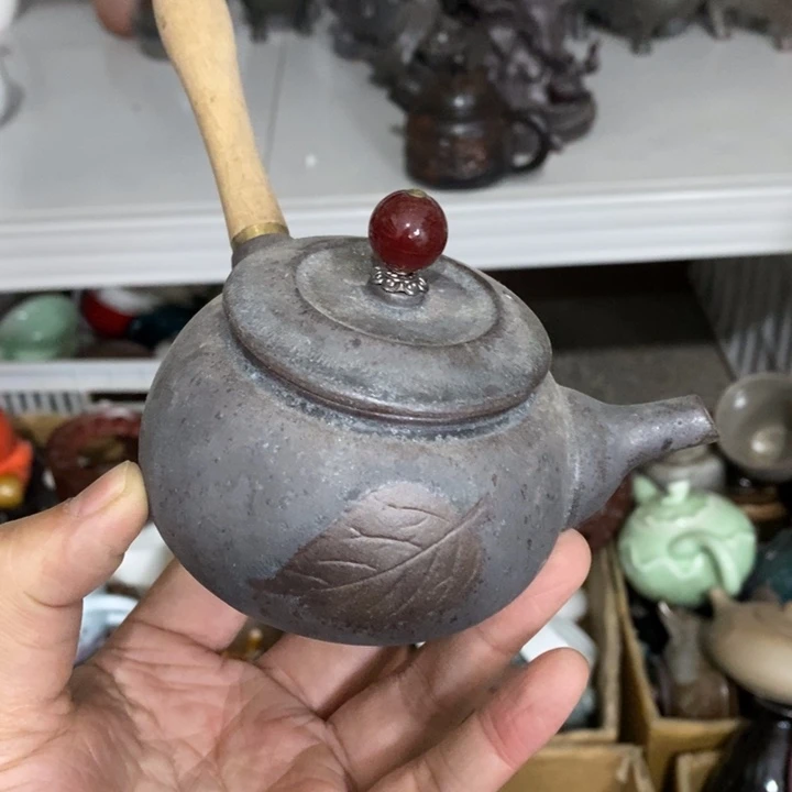 陶瓷艺术品及陶瓷壶