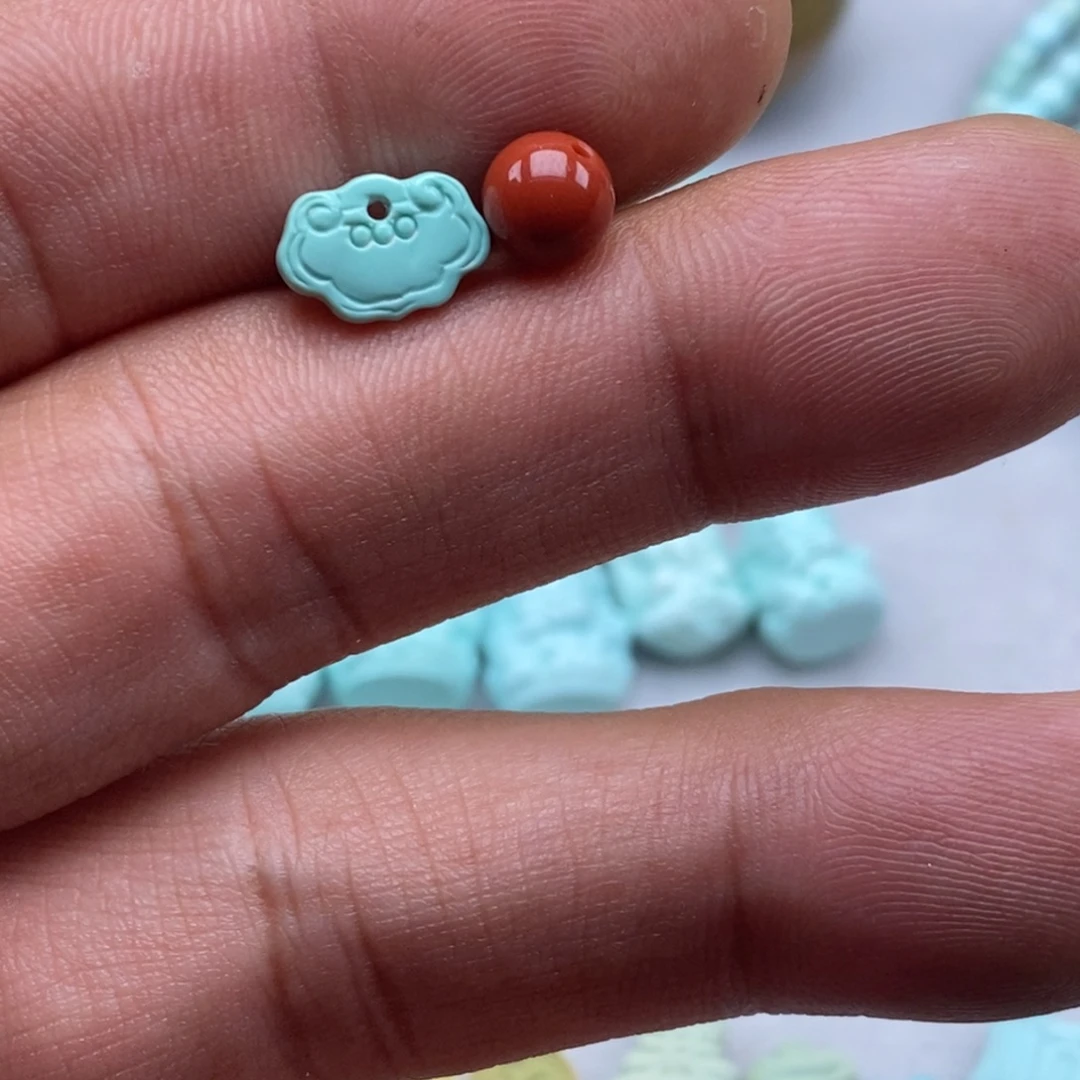 锦****南红玛瑙未镶嵌珠宝半成品