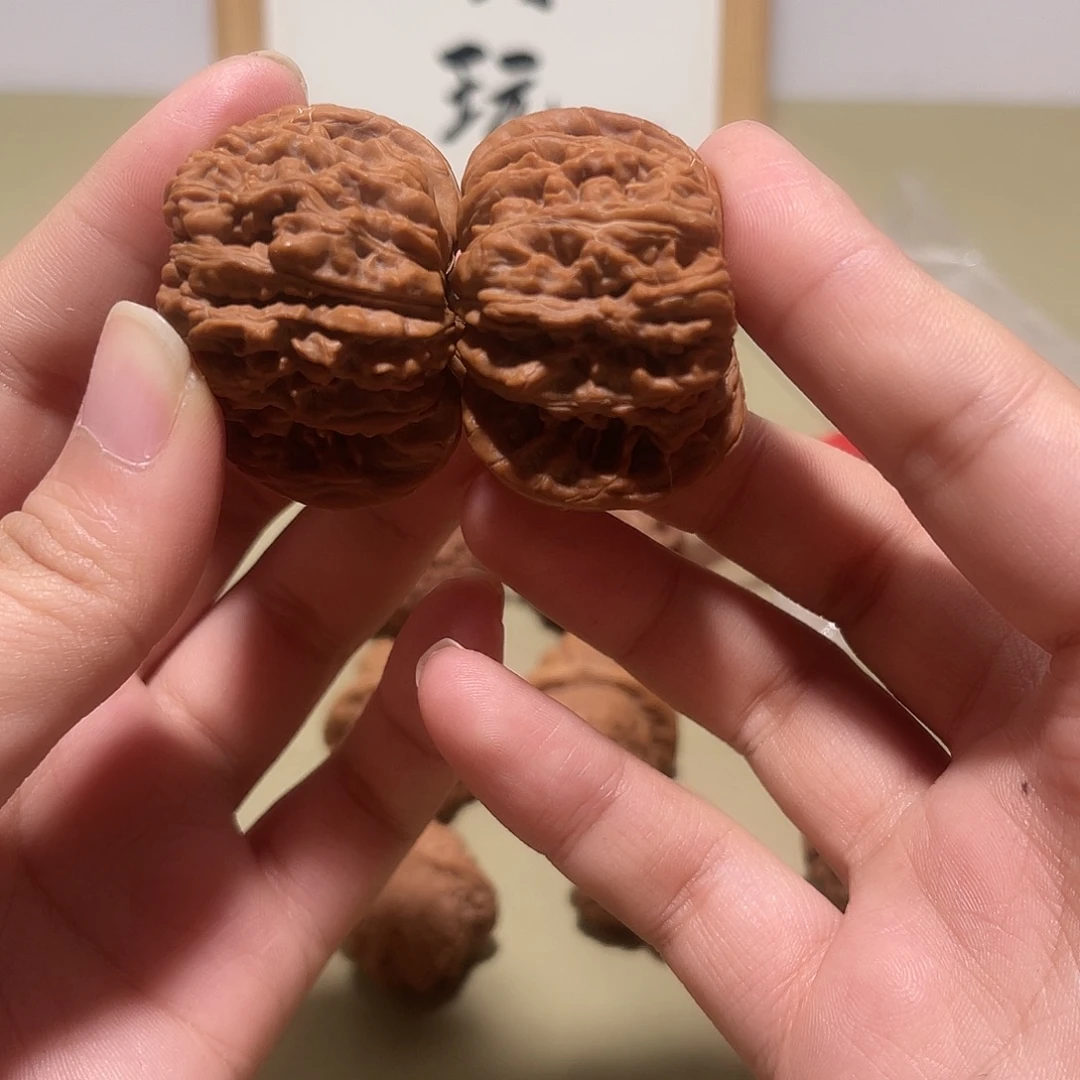 慧***灵大叶紫檀（黑酸枝木类）