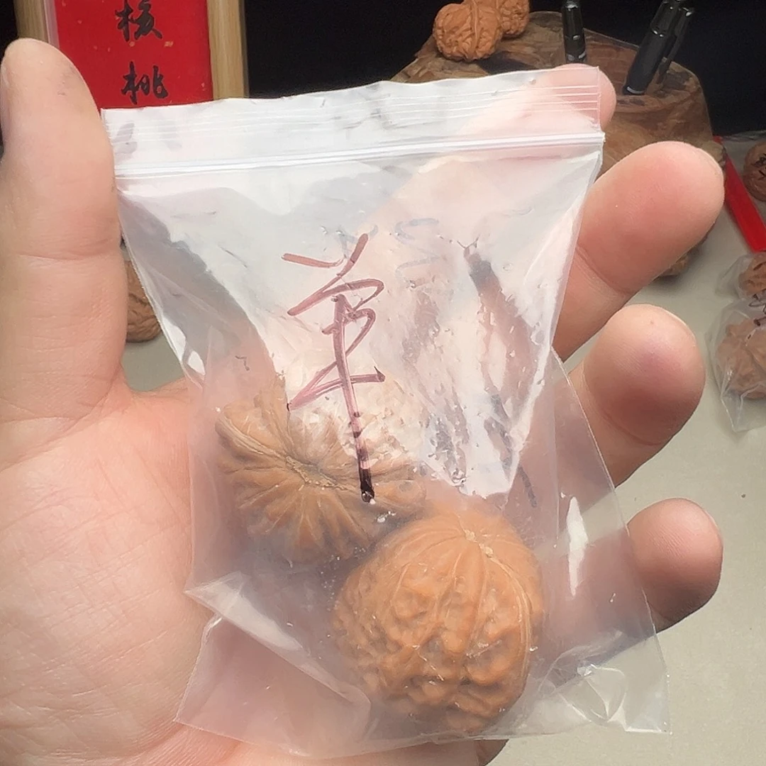_***_文玩核桃吊坠铁锤