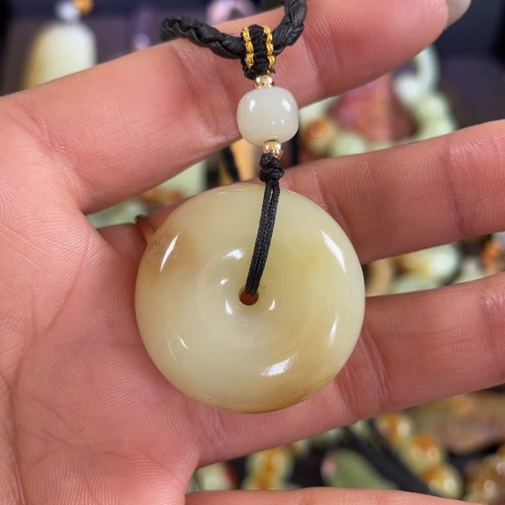 岫岩老玉（透闪石质玉）未镶嵌吊坠(赠链)