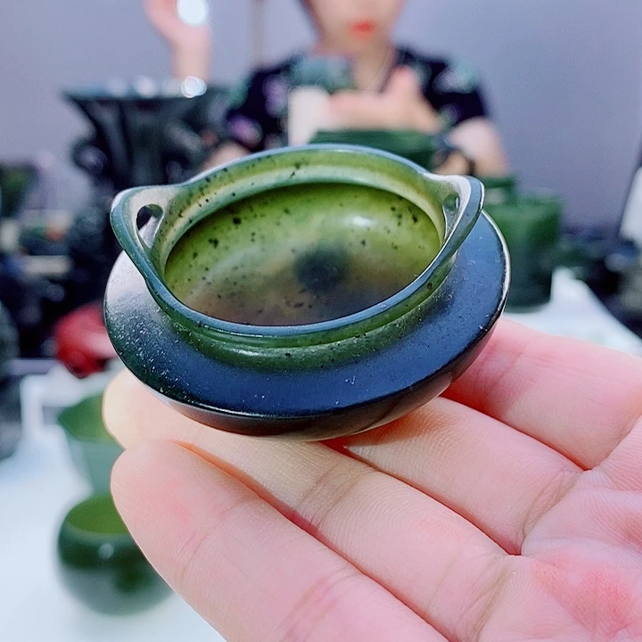 未镶嵌和田玉（青玉）把件