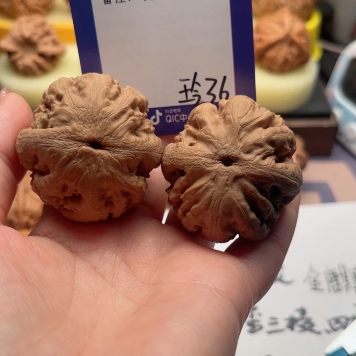 吊坠文玩核桃新***材文玩核桃36