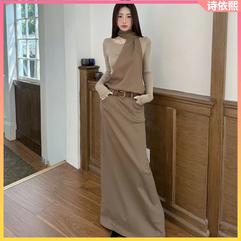 1撞色拼接长袖假两件连衣裙女秋冬季气质收腰挂脖领叠穿长裙l