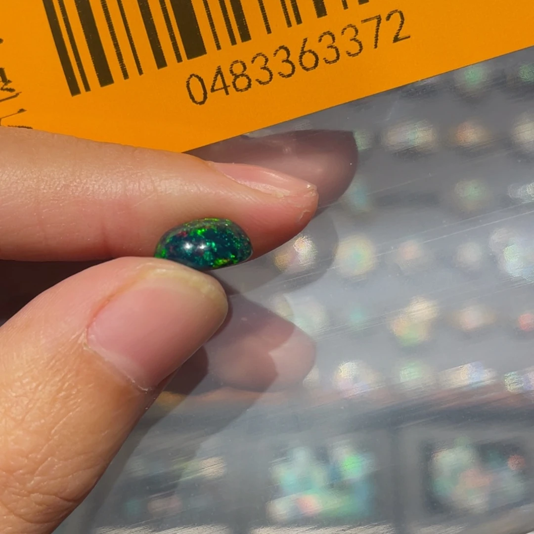 阿****欧泊未镶嵌裸石定制