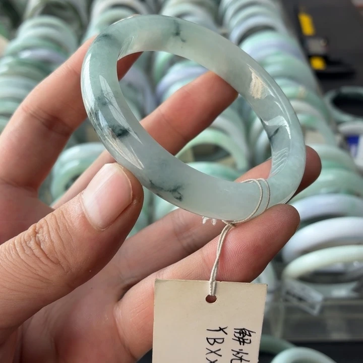翡翠未镶嵌手镯翡翠手镯