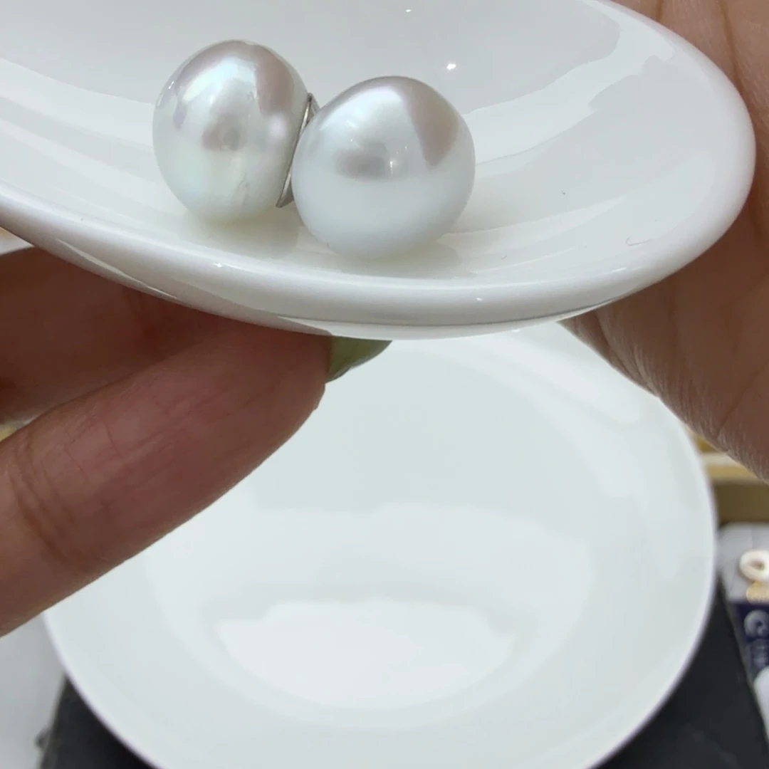 未镶嵌海水珍珠耳饰