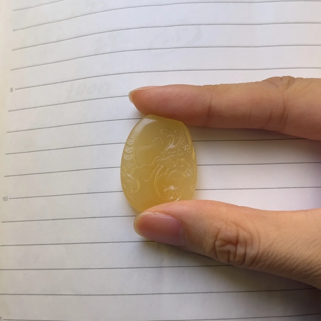 千***禧未镶嵌黄蜡石吊坠石英质玉