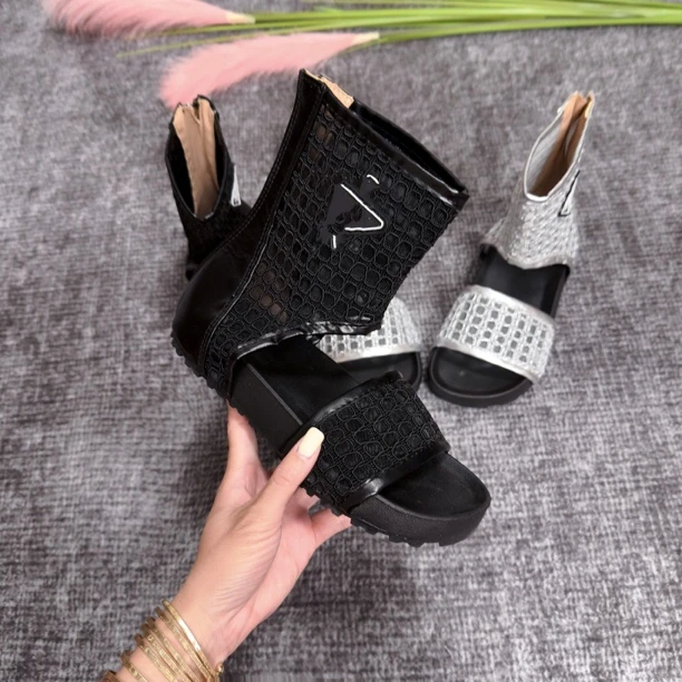 清小柔童装两色高帮凉鞋