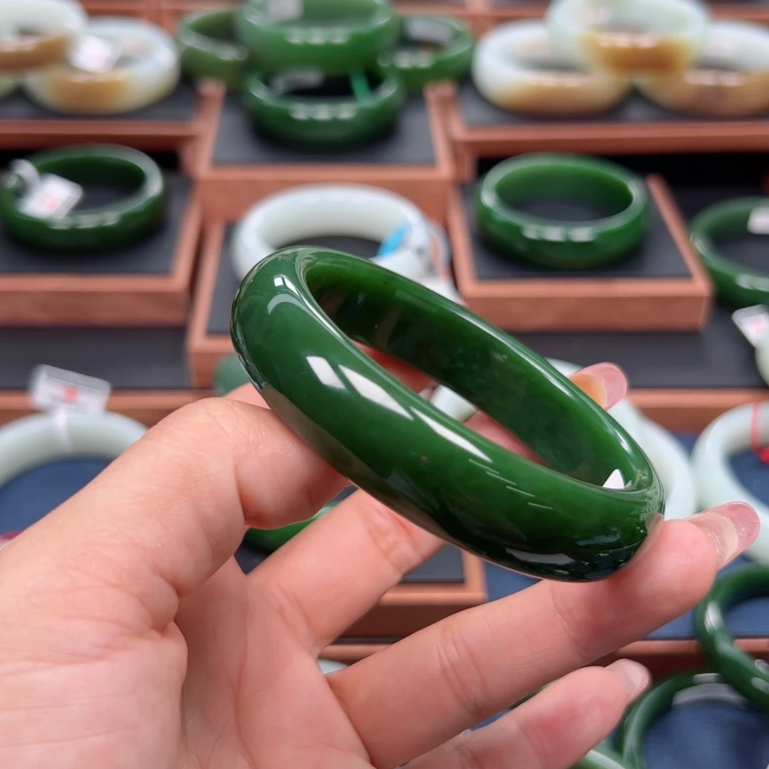 未镶嵌手镯和田玉（碧玉）