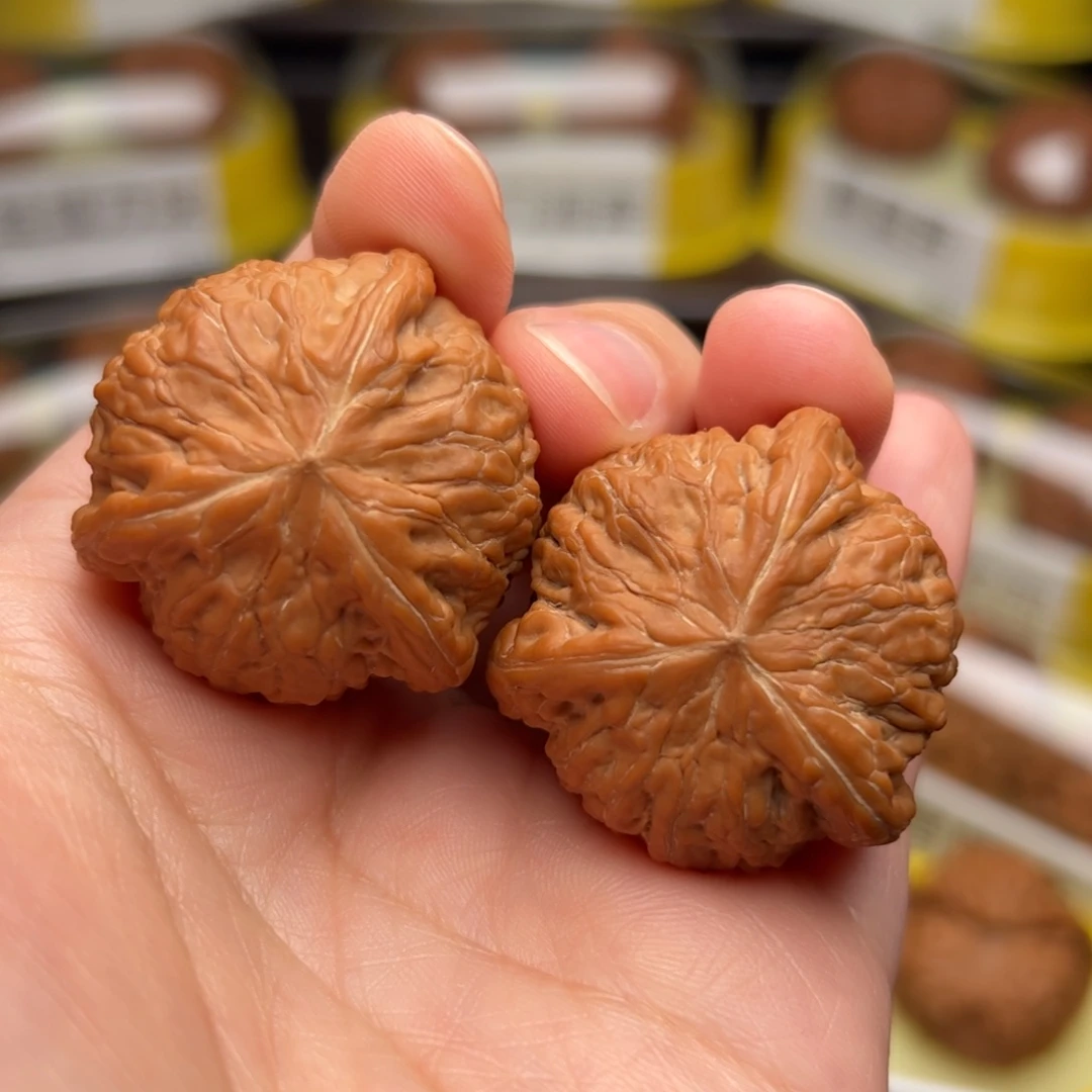 文玩核桃吊坠铁锤