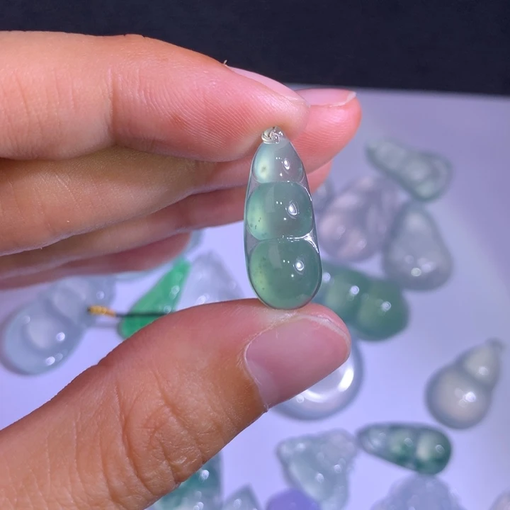 翡翠未镶嵌颈饰翡翠21.8/8.6/5