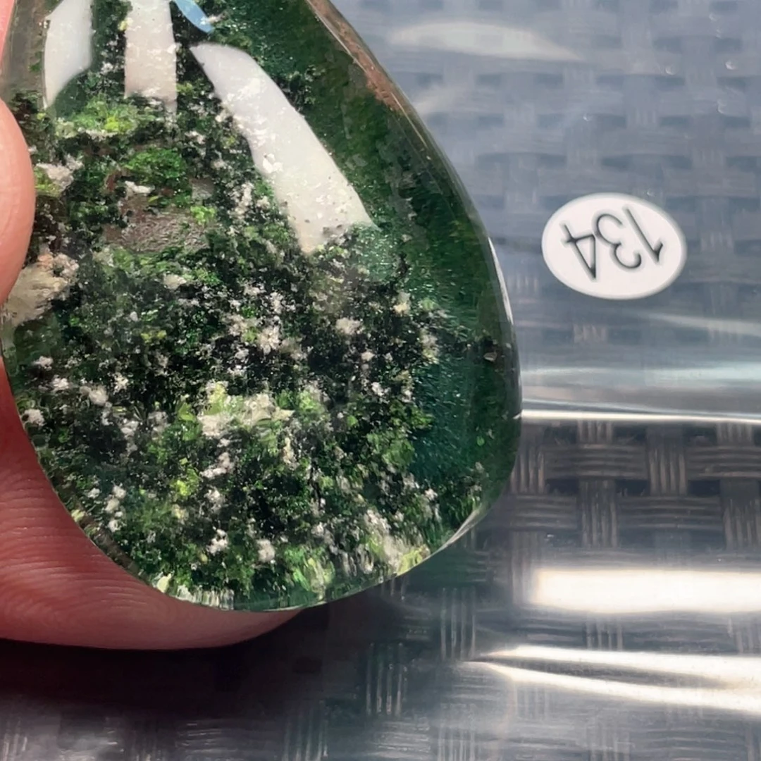 【闪购商品】颈饰未镶嵌水晶有****斤