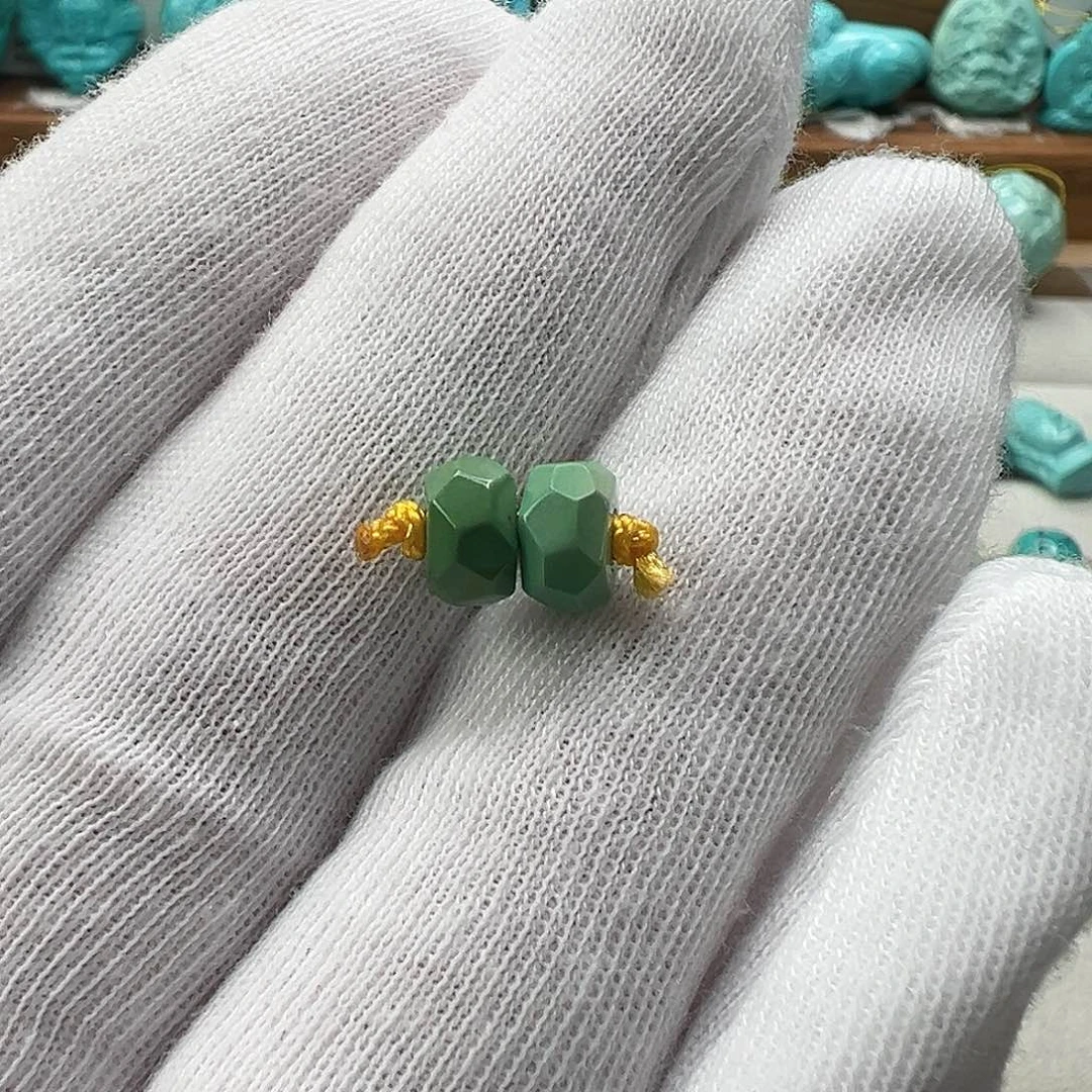 绿松石配饰未镶嵌