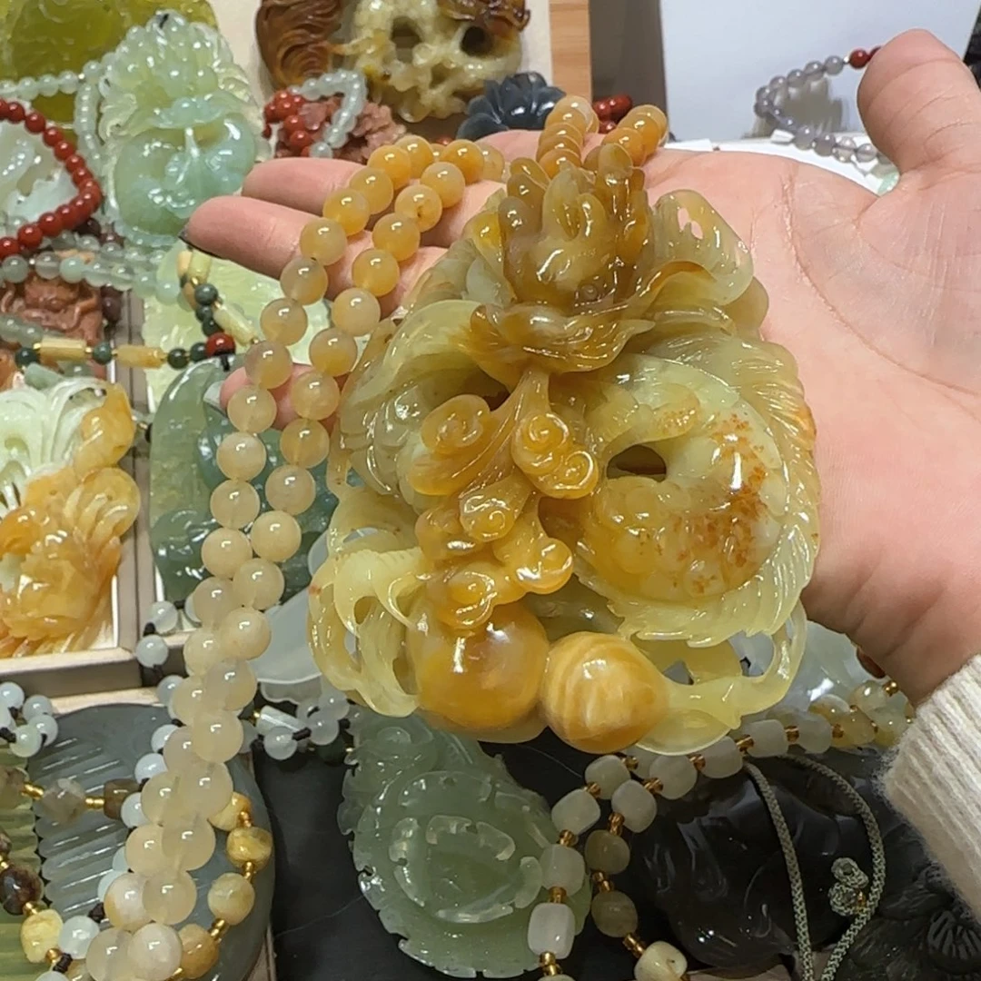未镶嵌蛇纹石玉吊坠赵*伟
