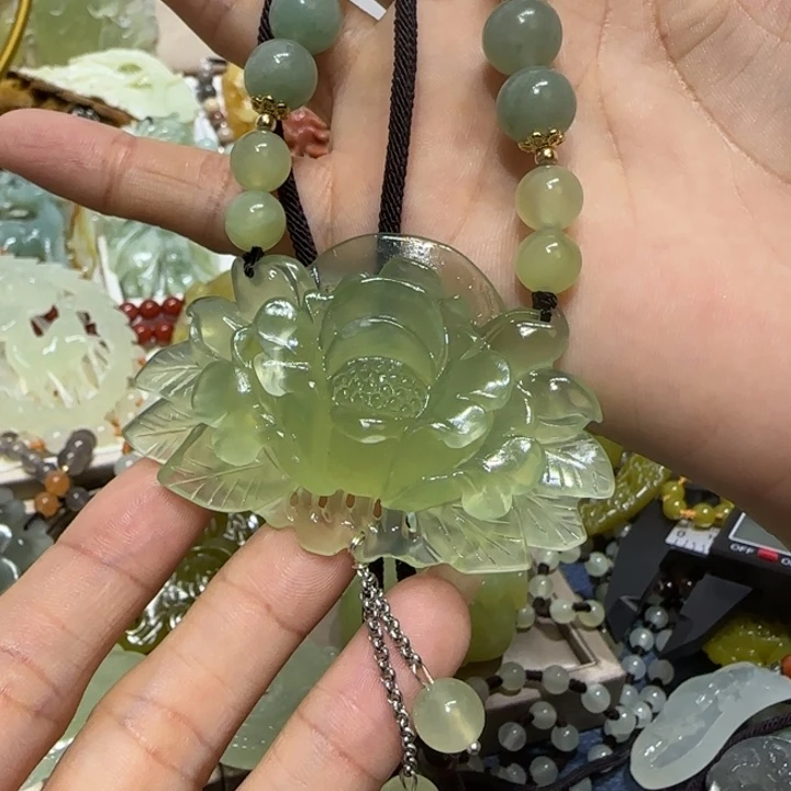 蛇纹石玉吊坠未镶嵌