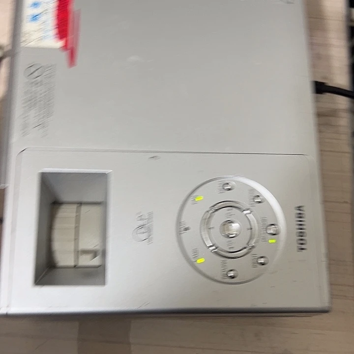 8新投影仪一台 坏的 配件出 包邮