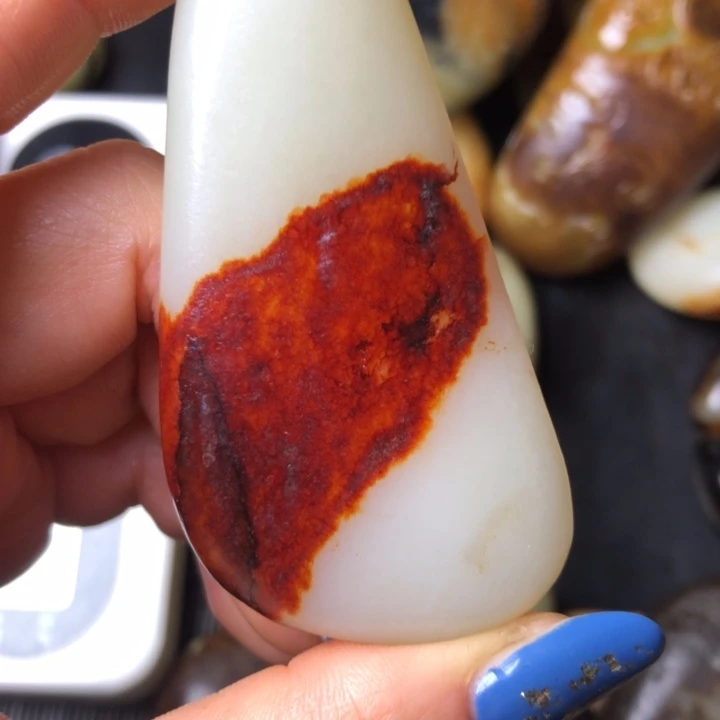 志***合和田玉未镶嵌珠宝奇石