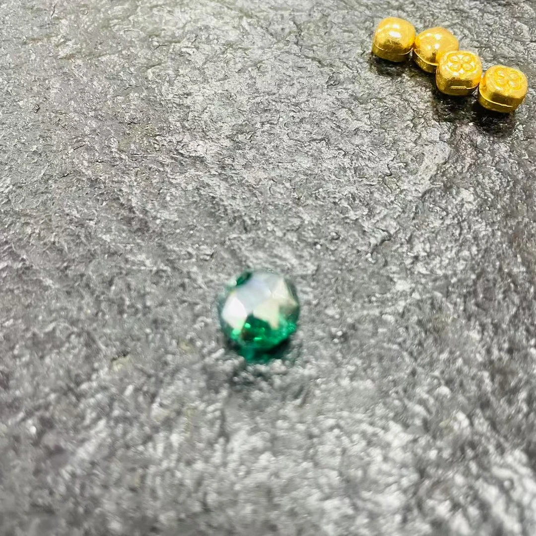 Q88甄品严选绿珠子配摆件J127