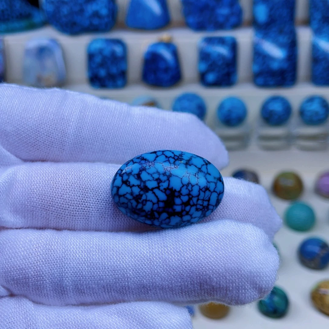 绿松石未镶嵌颈饰