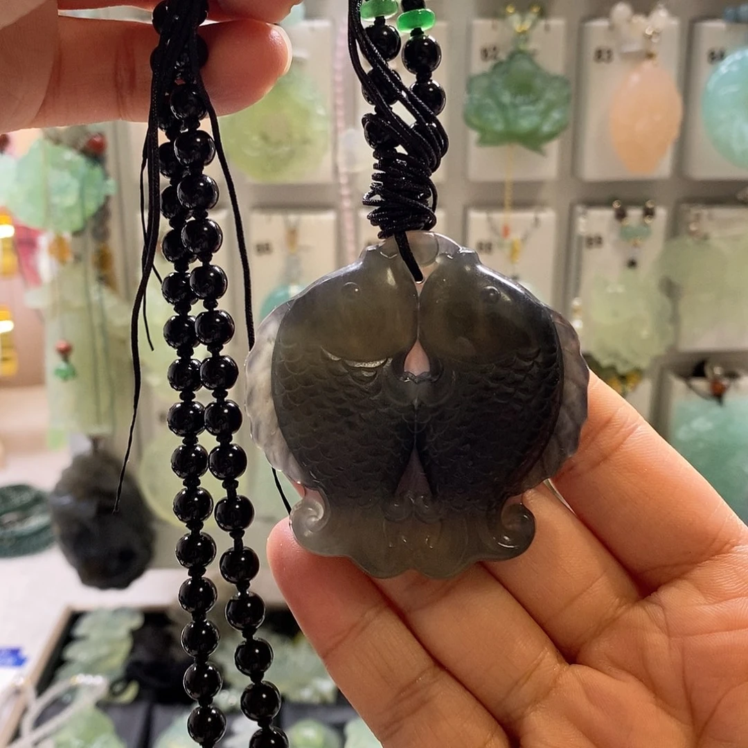 蛇纹石玉未镶嵌颈饰