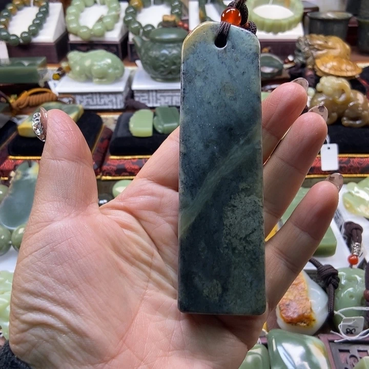 未镶嵌岫岩河磨玉（透闪石质玉）把件海