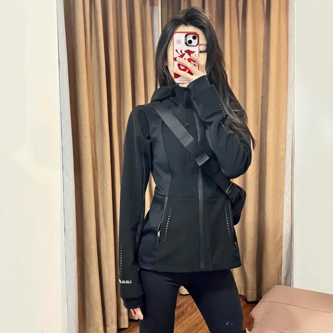 高品质一毛一样修身软壳冲锋衣女款外套防风加厚收腰外套显瘦上衣