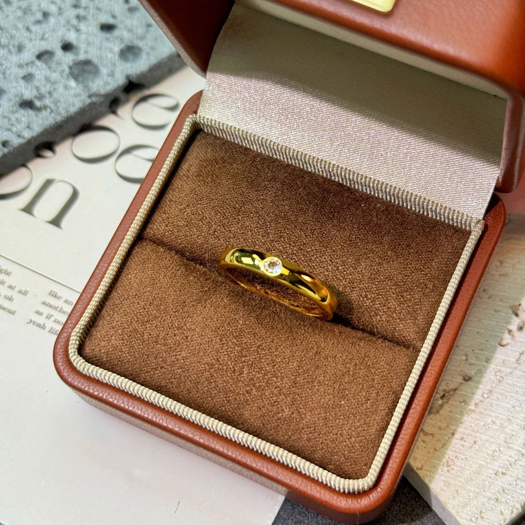 14515精工点钻亮面泥鳅背戒指