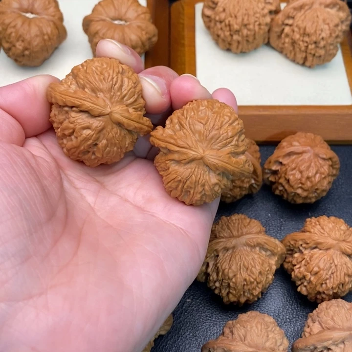 文玩核桃吊坠番**王福利球白