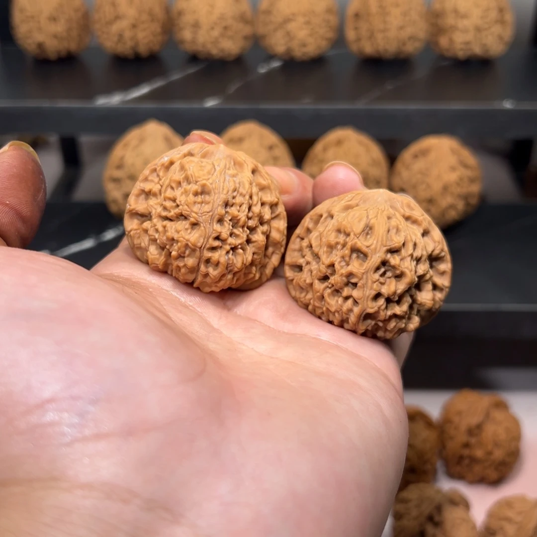 文玩核桃把件41正尖球疆全品