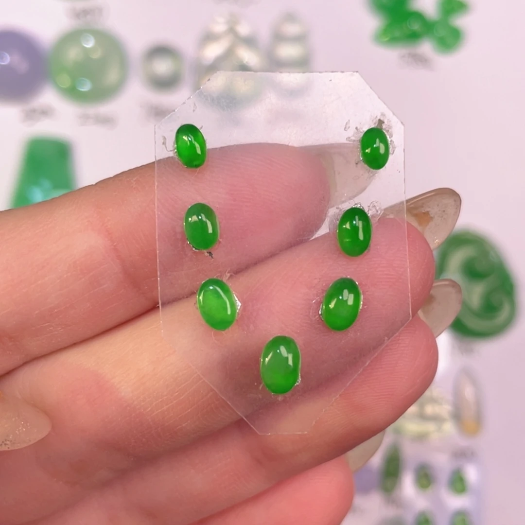 翡翠未镶嵌颈饰裸石