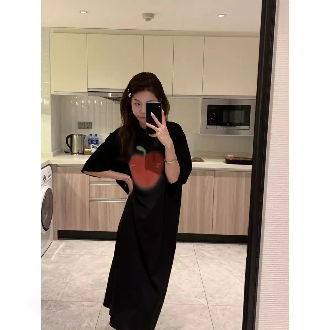 夏季设计感短袖t恤裙中长款2025新款宽松显瘦韩版过膝休闲连衣裙