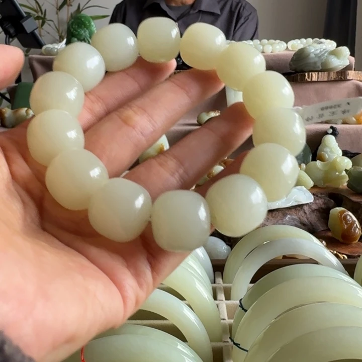 和田玉（糖玉）未镶嵌颈饰