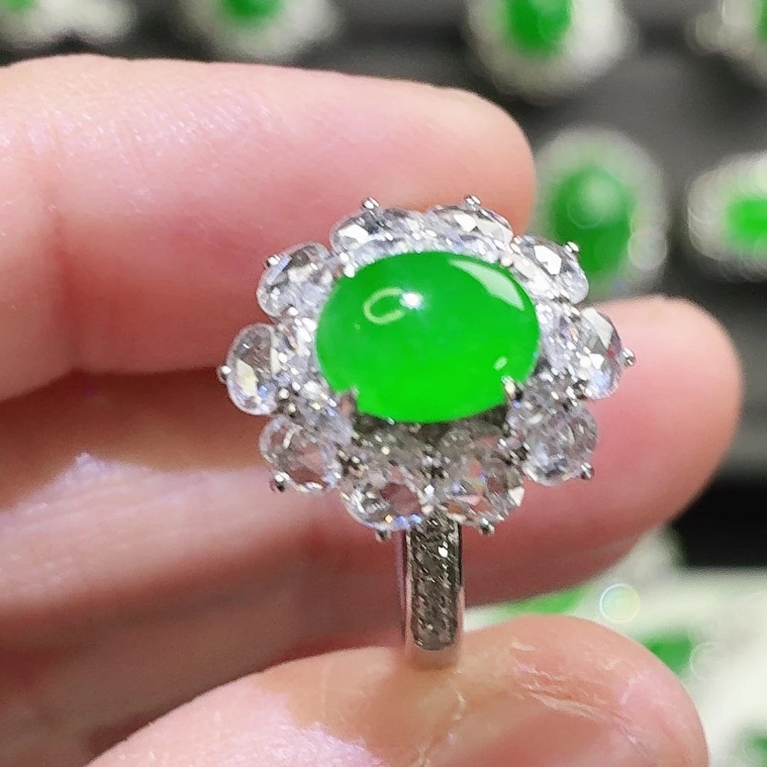 翡翠18K金镶嵌戒指蛋面戒指